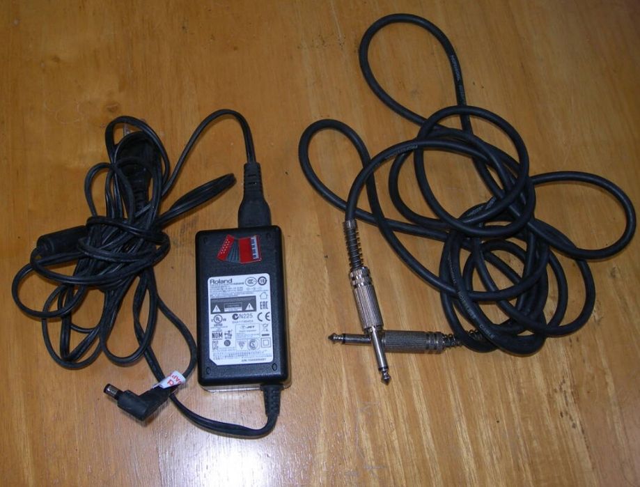 Комбопідсилювач Roland Mobile Cube
Бренд : Roland
Мод