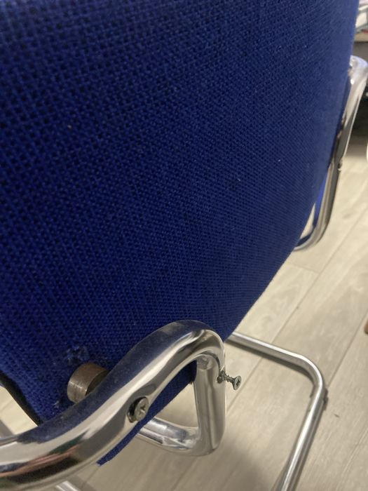 Стул офісний бу (сидіння зломане)