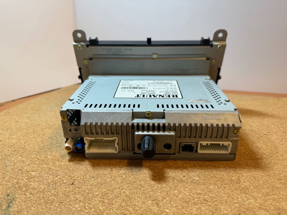 Radio z nawigacją Media Nav Renault Clio IV LAN5210WR1