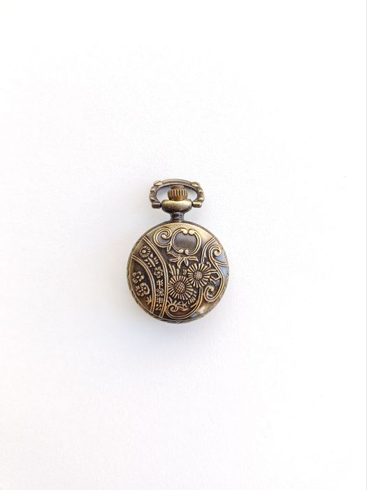 Mini relógio de bolso da Bijou Brigitte, de estilo vintage