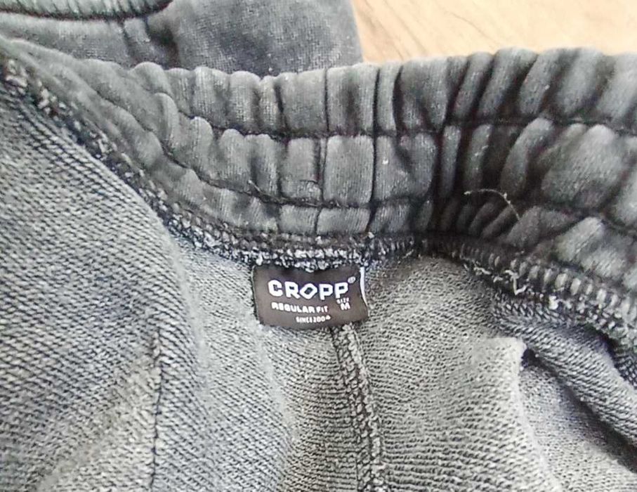 Spodnie dresowe męskie Cropp