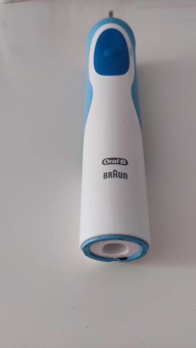 Электрическая зубная щетка Braun Oral-B (моторный блок)