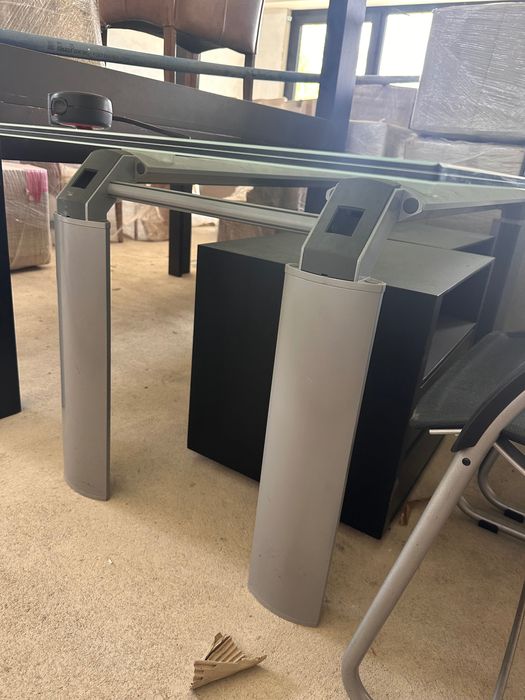 Glass Table in Good Condition.64285595983105122