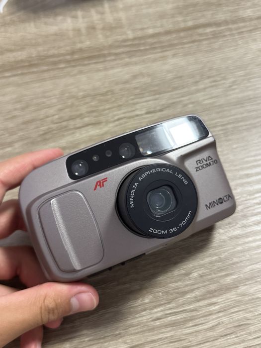 Плівковий фотоапарат Minolta Riva Zoom 70