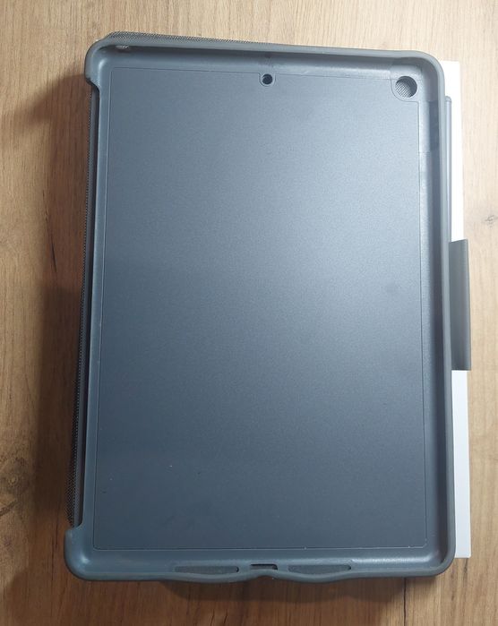 Logitech Combo Touch iPad 7/8/9 gen | Gładzik | Podświetlenie | IDEALN