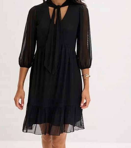 B.P.C sukienka czarna z siateczki z krawatką r.44/46