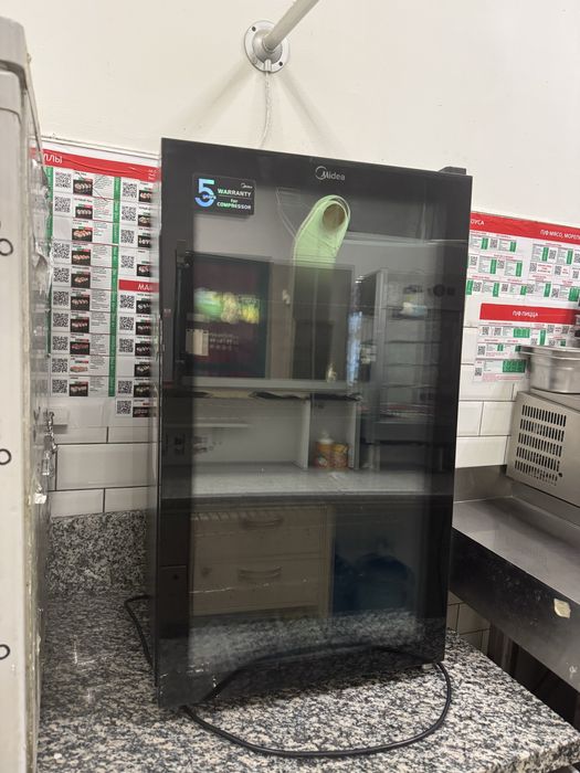 Продам холодильник для напоїв