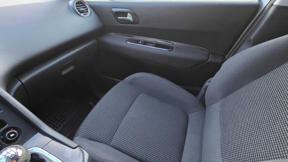 Peugeot 5008 2014 7 місць дизель 1.6 - генератор на колесах