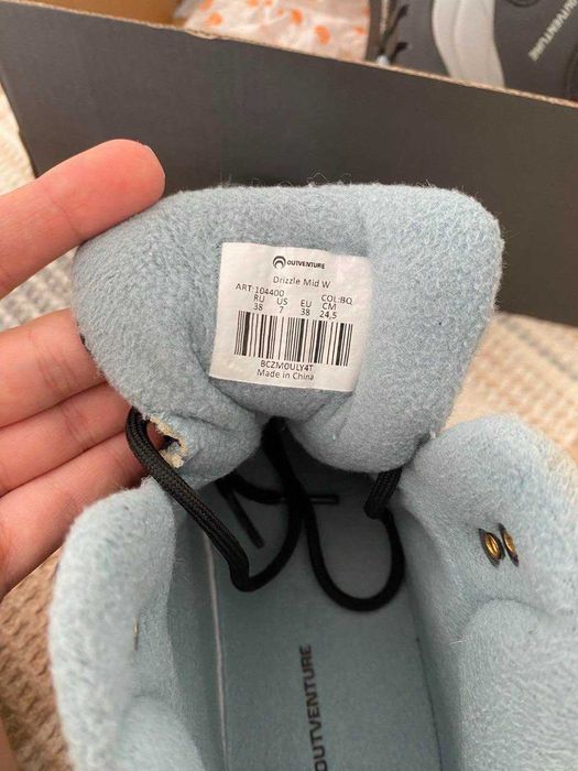 Спортивне жіноче взуття