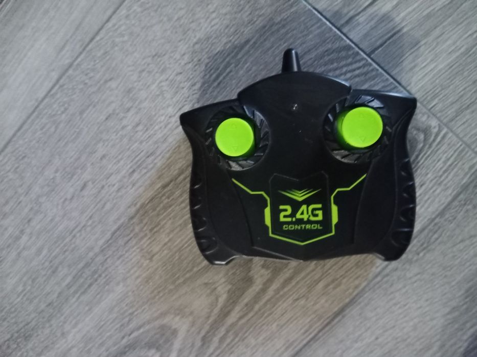 Racing Stunt Car трюкова на радіокеруванні — б/у, без кришечки відсіку