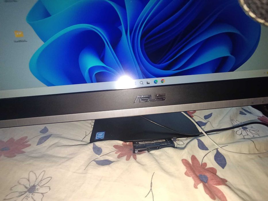 Моноблок Asus V2001B