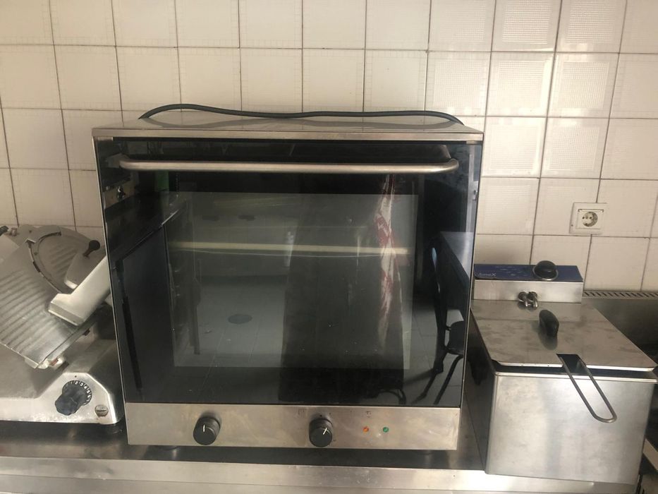 Forno de Convecção Profissional em Aço Inox - Ideal para Restauração, Padaria e Pastelaria