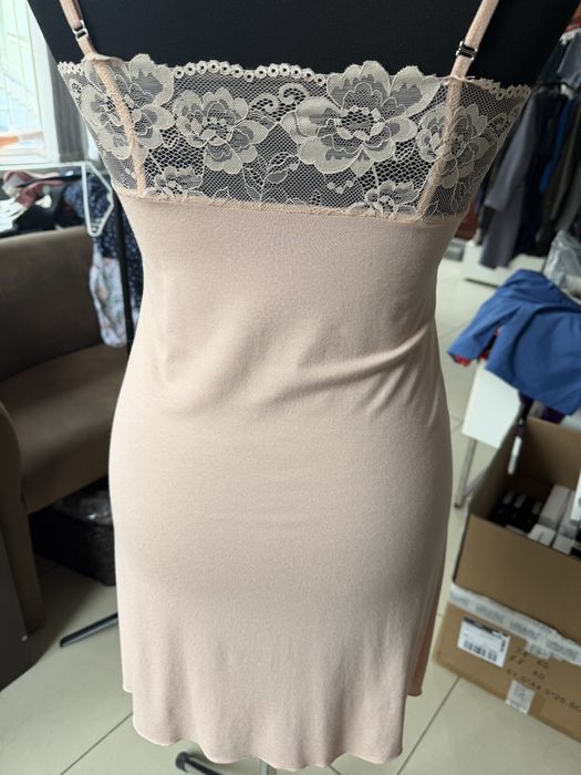 Нічна сорочна віскоза . С/36р колір персик. Тонка бритель