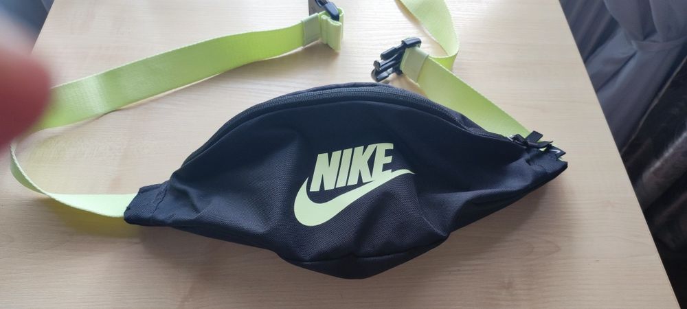 Оригінал сумка на пояс  NIKE найк