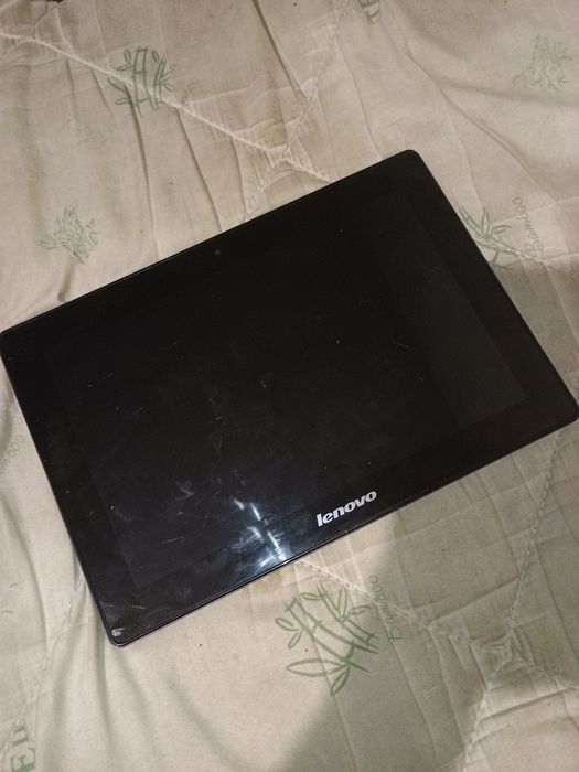 Lenovo S6000. на запчасти или на починку.