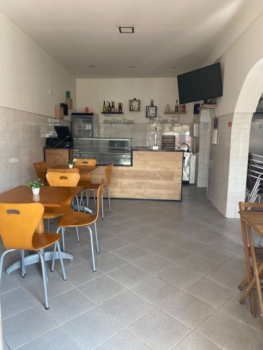 Aluga-se Café/Mercearia