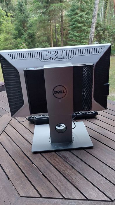 Komputer OptiPlex 7060,monitor, 16 GB ram, dysk 2x256 GB