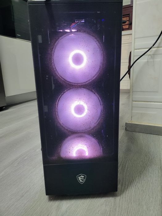 Torre gaming rtx 4060, i5 watercooler e monitor