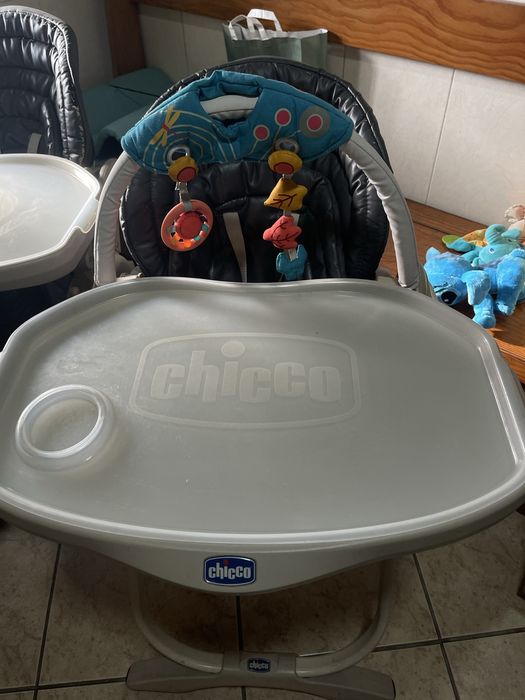 Cadeira  (1) de refeição bebe