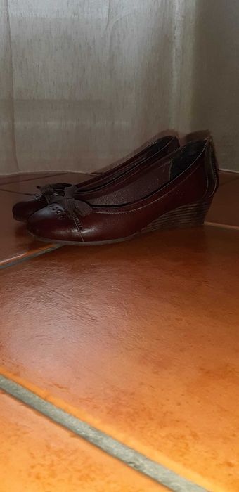 Sapatos Dorkino tamanho 35