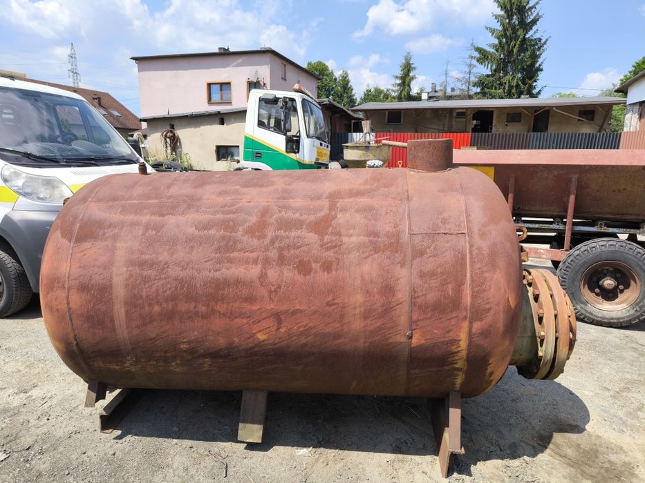 Zbiornik , beczka z hydroforu 2000L na pojenie bydła itp. gruba blachą , solidna
