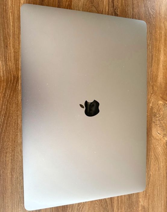 Laptop Apple MacBook Pro 2017 15 cali 16 GB RAM