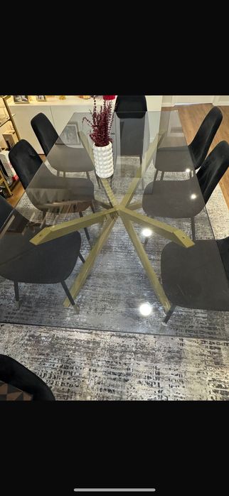 Mesa de jantar em vidro