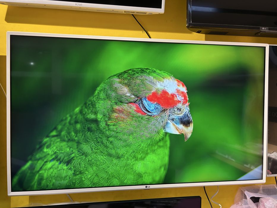 4K Телевізор 49” 50” LG 49UM7390, білого кольору, пульт-указка Magic Mouse, Smart TV, WiFi