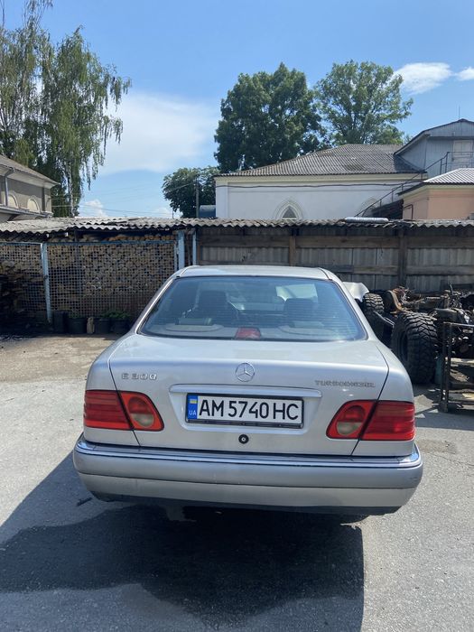 Мерседес w210 e300