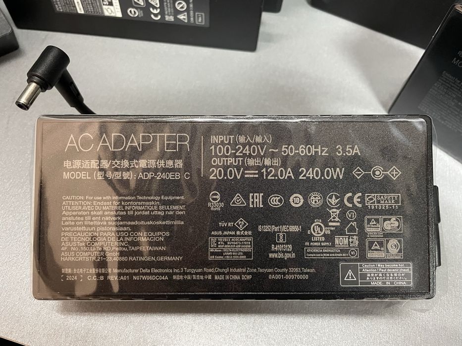 Зарядні пристрої до ноутбуків Asus/Acer/Razer/Lenovo/Del/Msi 200-330w