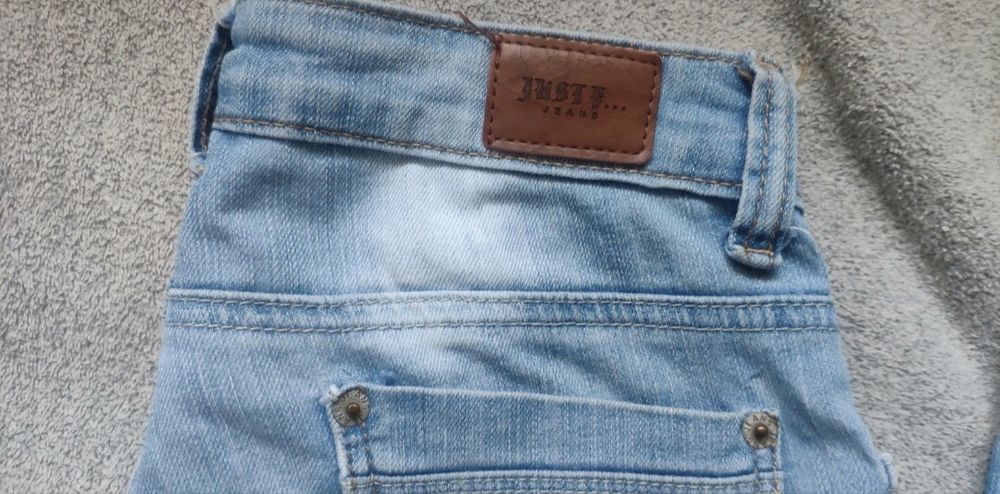 Jasne cieniowane jeansy 99% bawełna