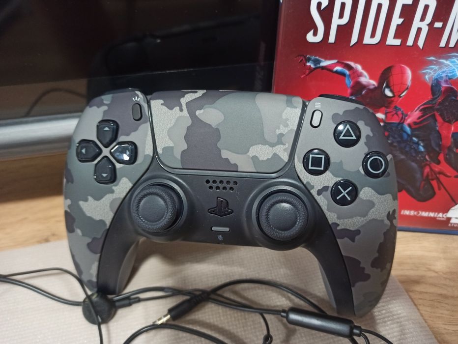 Джойстик ПС5. Оригинал! Практически новый!