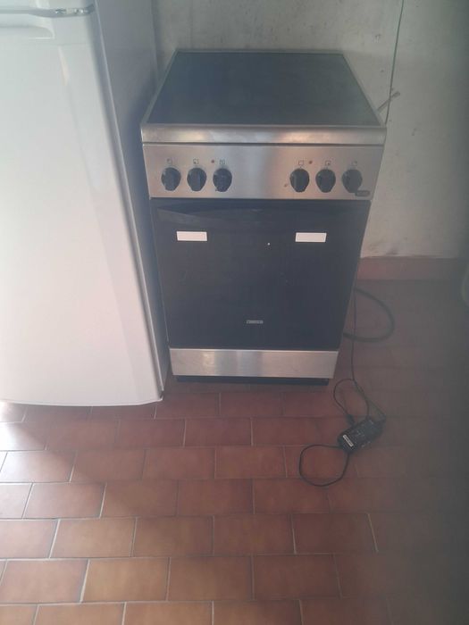 Venda de fogão vitrocerâmica e forno incorporado e frigorifico