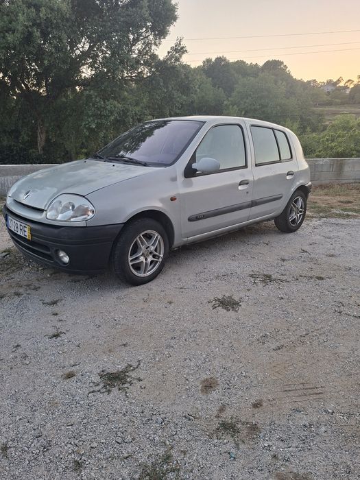 Renault clio 2 Phase 1 1,9 turbo diesel 5 portas bom estado mecanica
