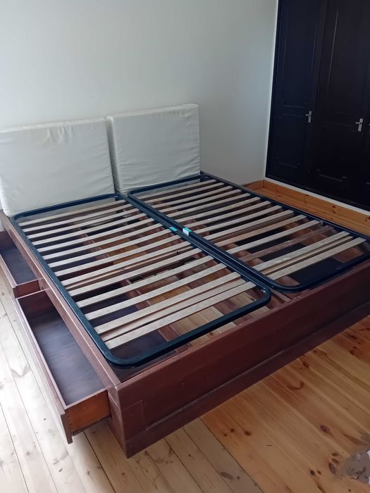 Cama/estrado em madeira de cerejeira maciça