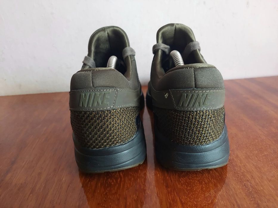 Кроссовки Nike air max zero premium оригінал 

Розмір по бірці:
Us 8