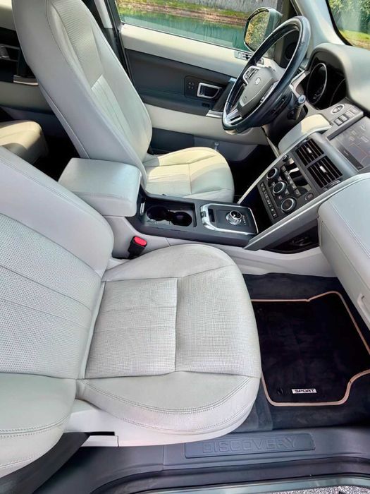 Land Rover Discovery Sport      2016