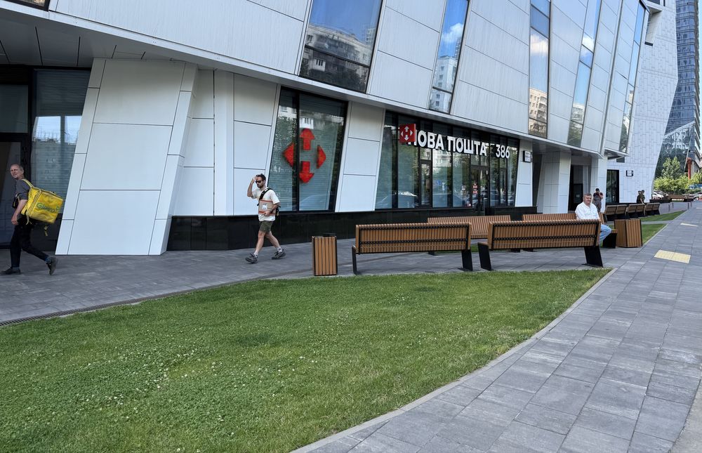 Топ Фасад, 174 кв.м, McDonald's, Manhattan/Манхетен, Берестейський 11