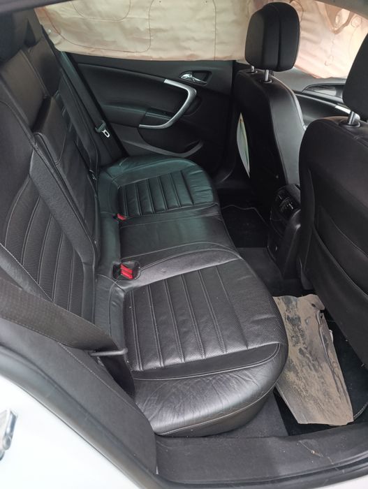 Opel Insignia uszkodzony