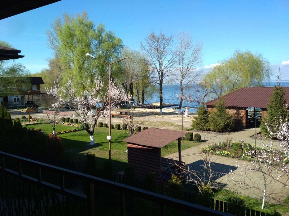 Частина нов. будинку в закритому комплексі на Дніпрі (п3)