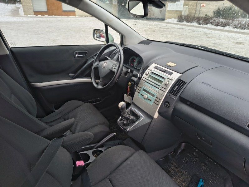 Toyota Corolla Verso Polift