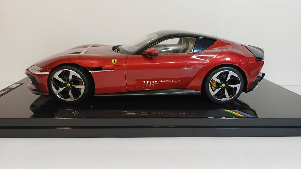 1/18 Ferrari 12 Cilindri - Polistil
