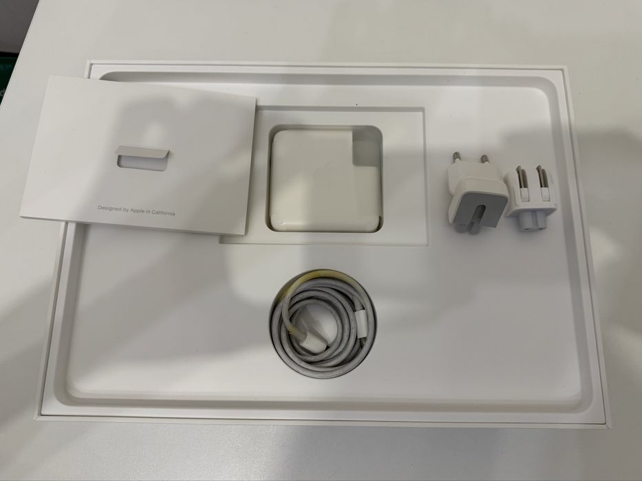 Macbook Pro (13.3 дюймів, 2017)