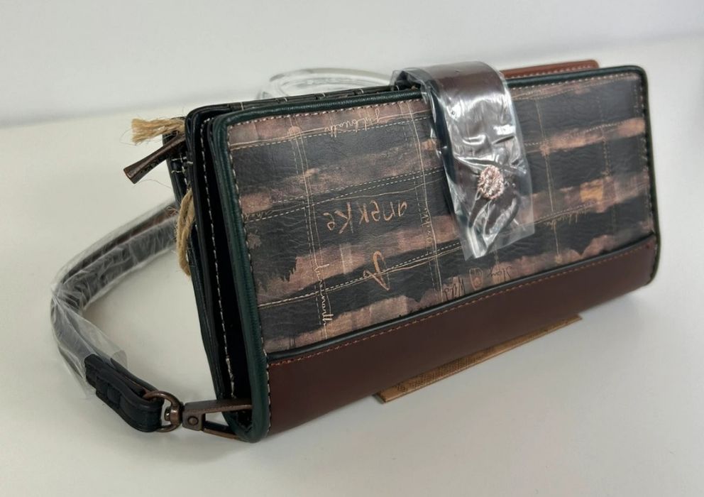 Portfel Anekke Canada