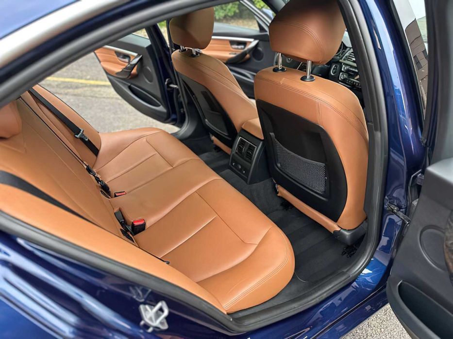 BMW 3 Series 330i xDrive      2017