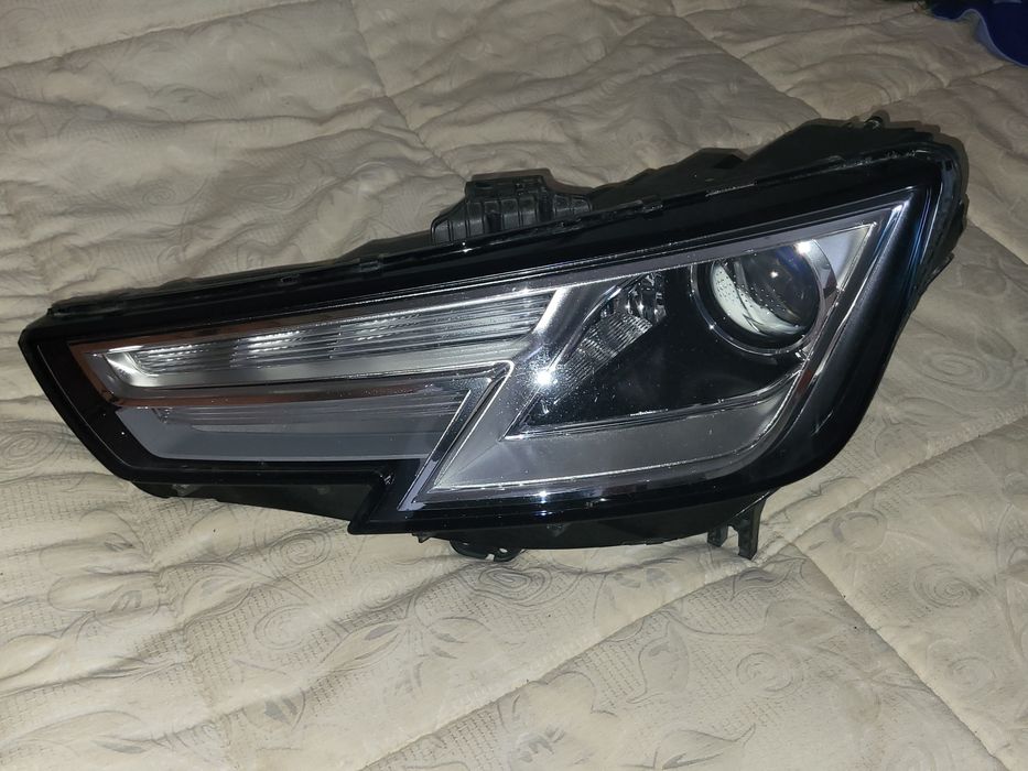 2 FARÓIS- Conjunto de farois originais Audi A4 B9 Xenon