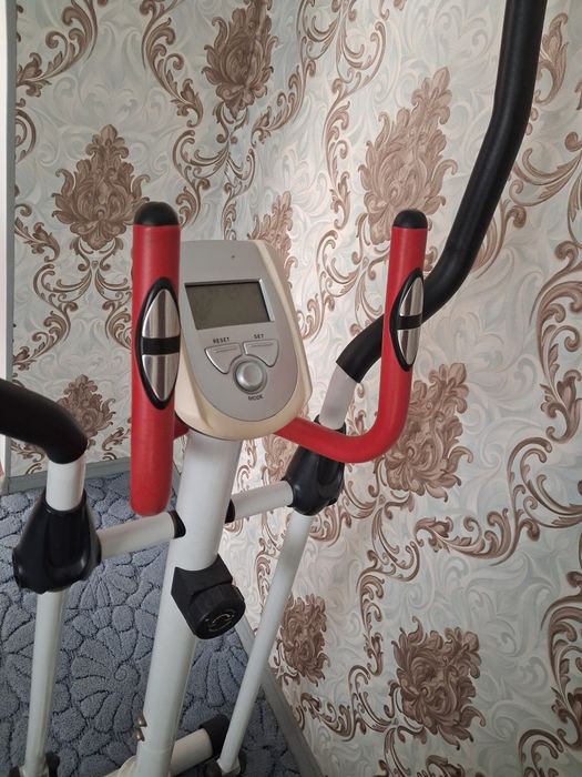 Продам орбитрек.