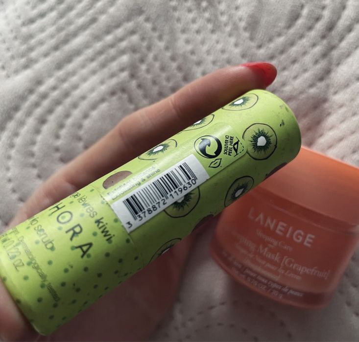 Sephora rozswietlajacy peeling do ust gommage lip scrub kiwi