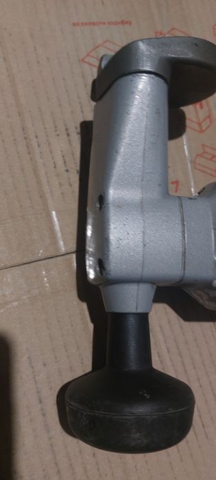 Электроножницы по металлу Bosch GSC 2,8 Professional.