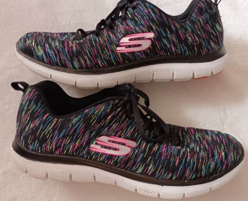 Buty, adidasy,   Skechersy